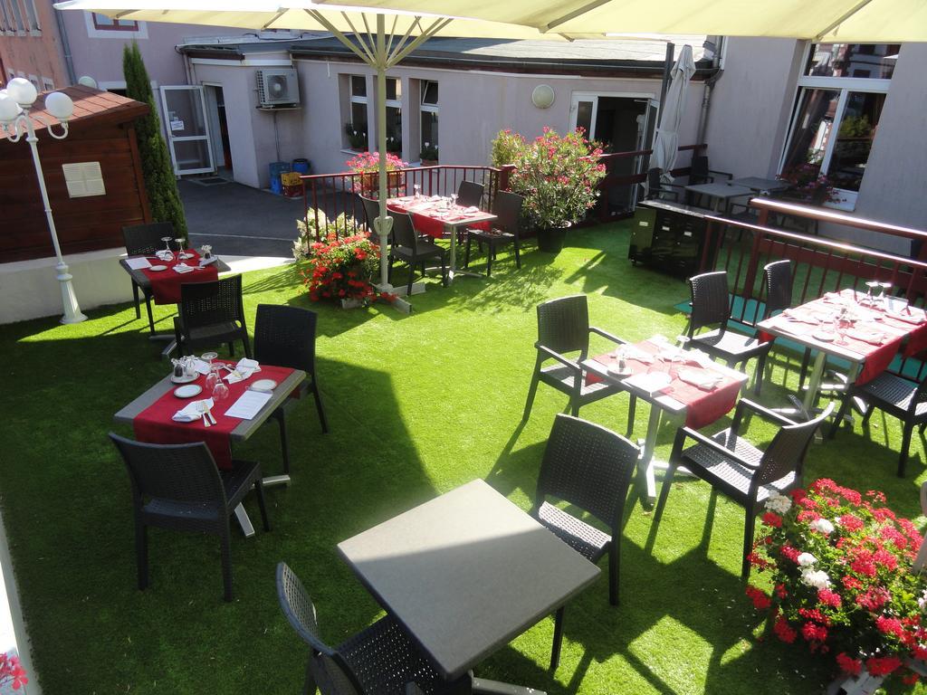 Hôtel Restaurant Le Moschenross Thann Exterior foto