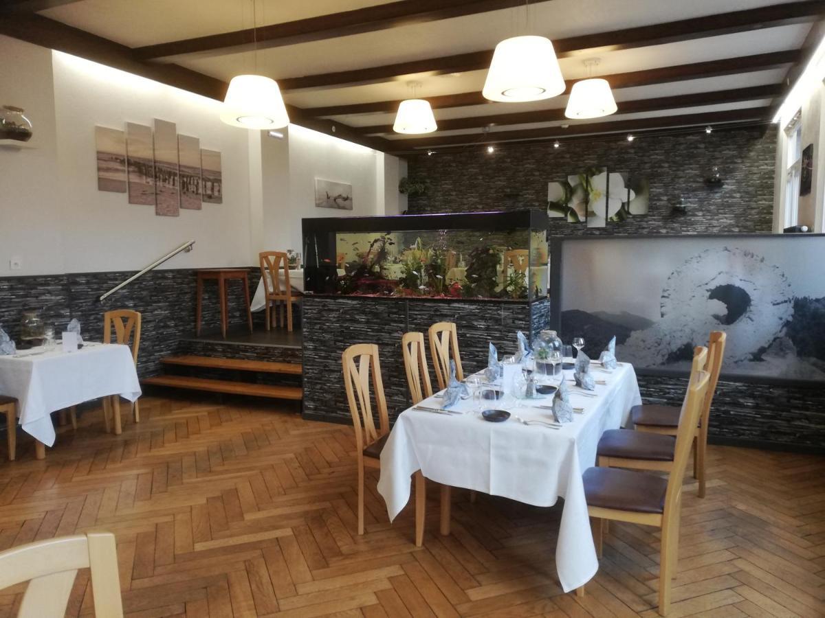 Hôtel Restaurant Le Moschenross Thann Exterior foto